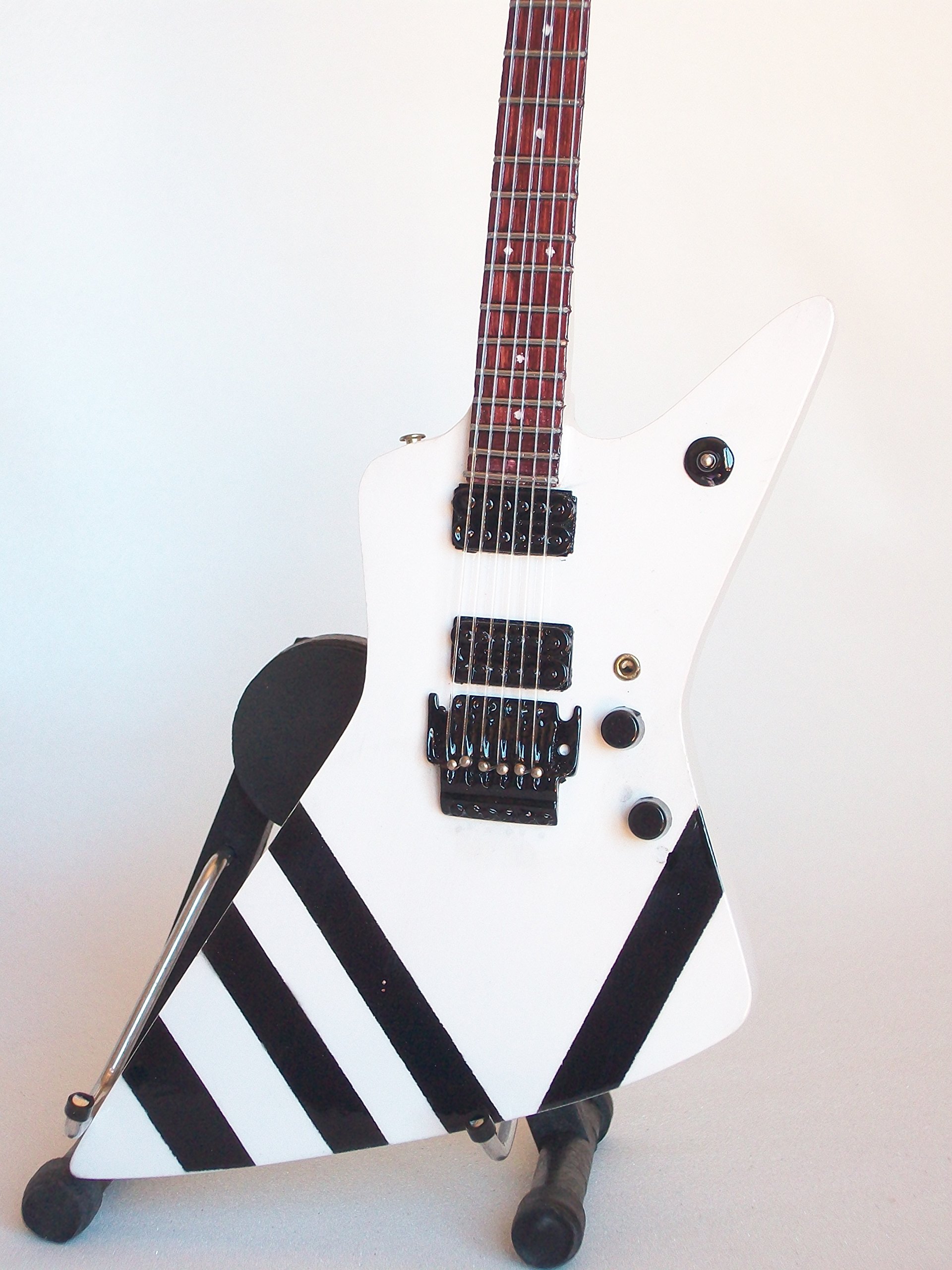 Mini Chitarra Da Collezione Replica In Legno -Scorpions - Matthias